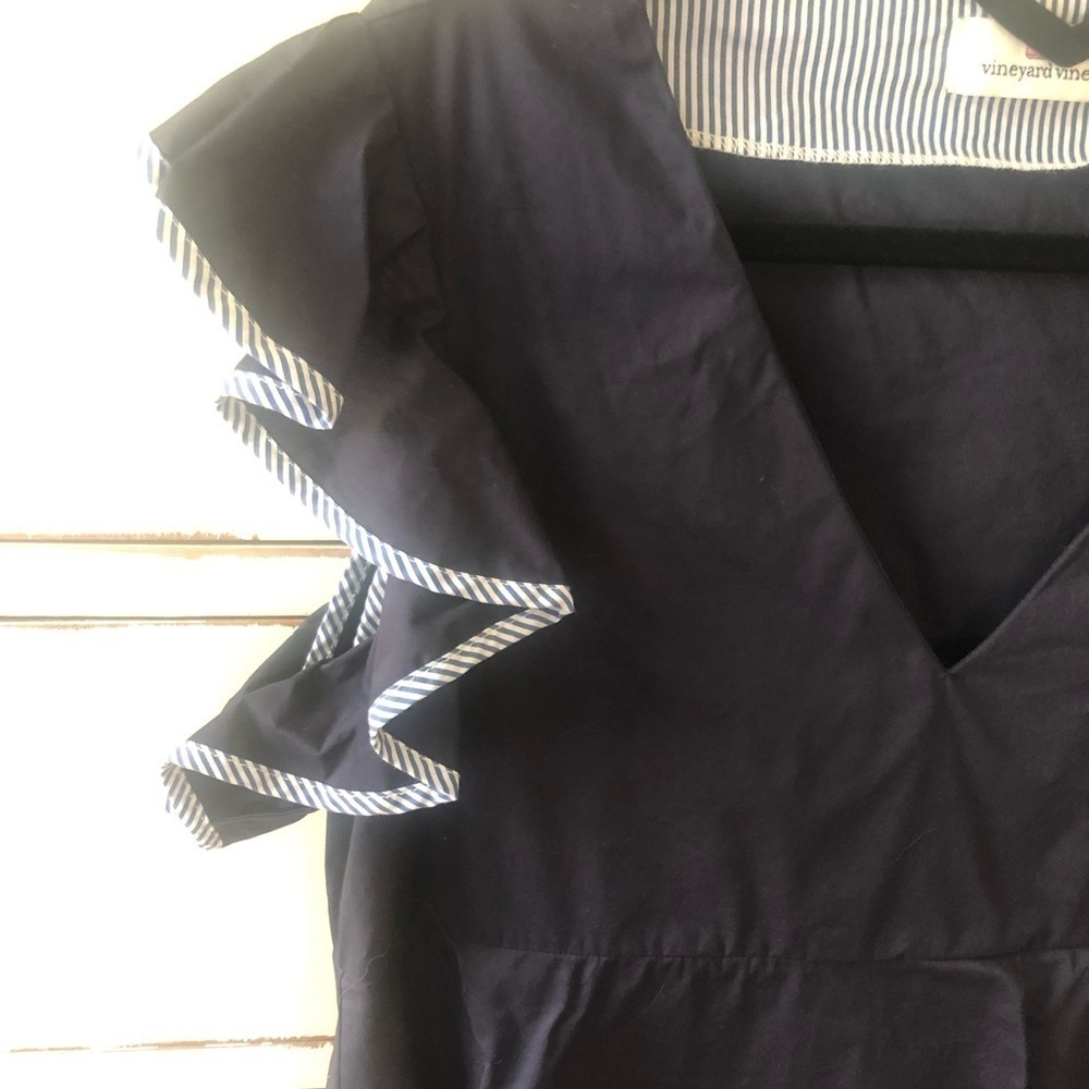 Vineyard Vines Navy Ruffle Peplum Top | Size M | Seersucker Trim - Picture 13 of 16